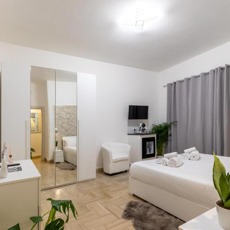 Gregorio VII Luxury Home Apartment - Camera Matrimoniale con Balcone - 7