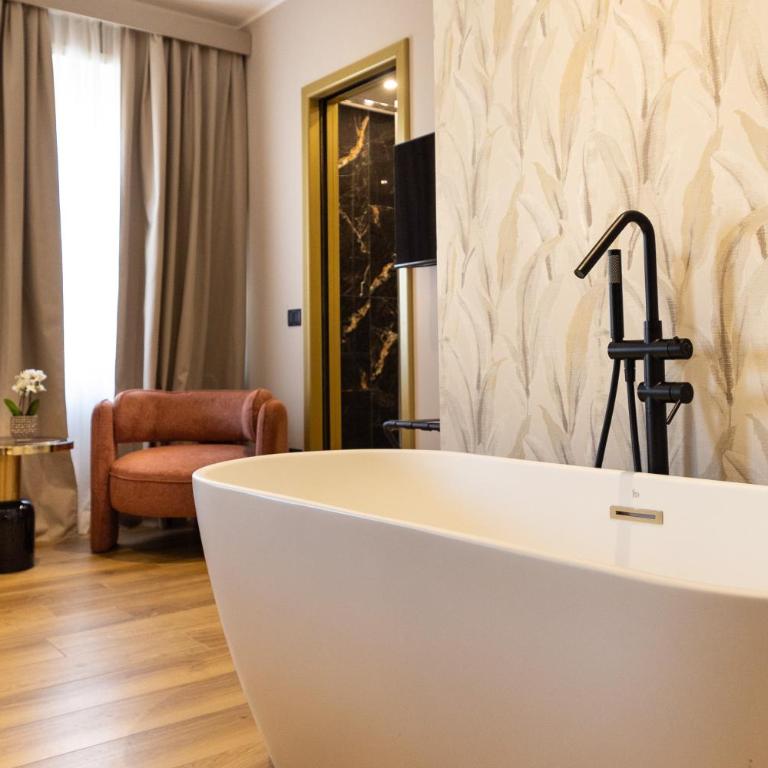 Mavi Luxury Suites - Camera Matrimoniale Deluxe con Vasca - 1