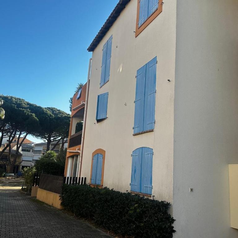 Appartement Camargue Village à deux pas de la plage du Boucanet - Apartment - 32