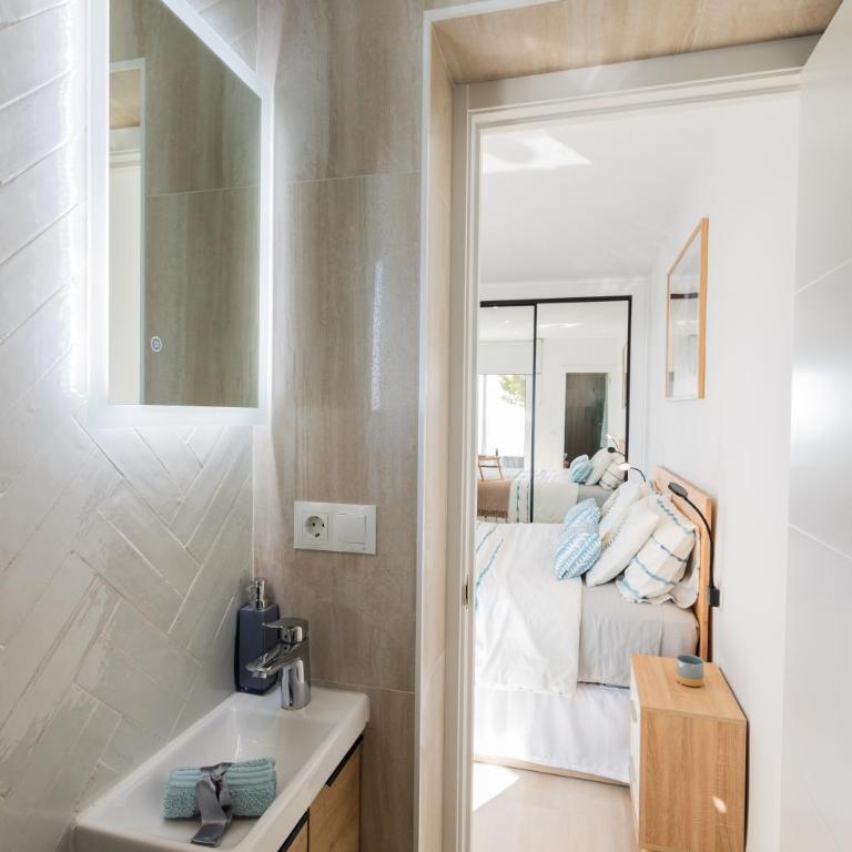 Seaside Spa Luxury Flat - Jacuzzi - Sauna - Sea view - Two-Bedroom Apartment - 20
