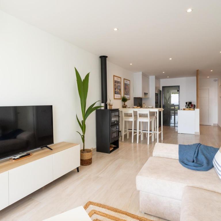 Seaside Spa Luxury Flat - Jacuzzi - Sauna - Sea view - Two-Bedroom Apartment - 9
