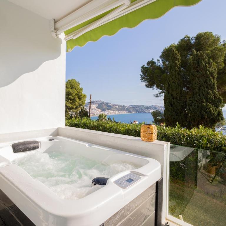 Seaside Spa Luxury Flat - Jacuzzi - Sauna - Sea view - Two-Bedroom Apartment - 31