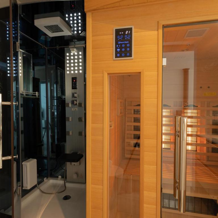 Seaside Spa Luxury Flat - Jacuzzi - Sauna - Sea view - Two-Bedroom Apartment - 33