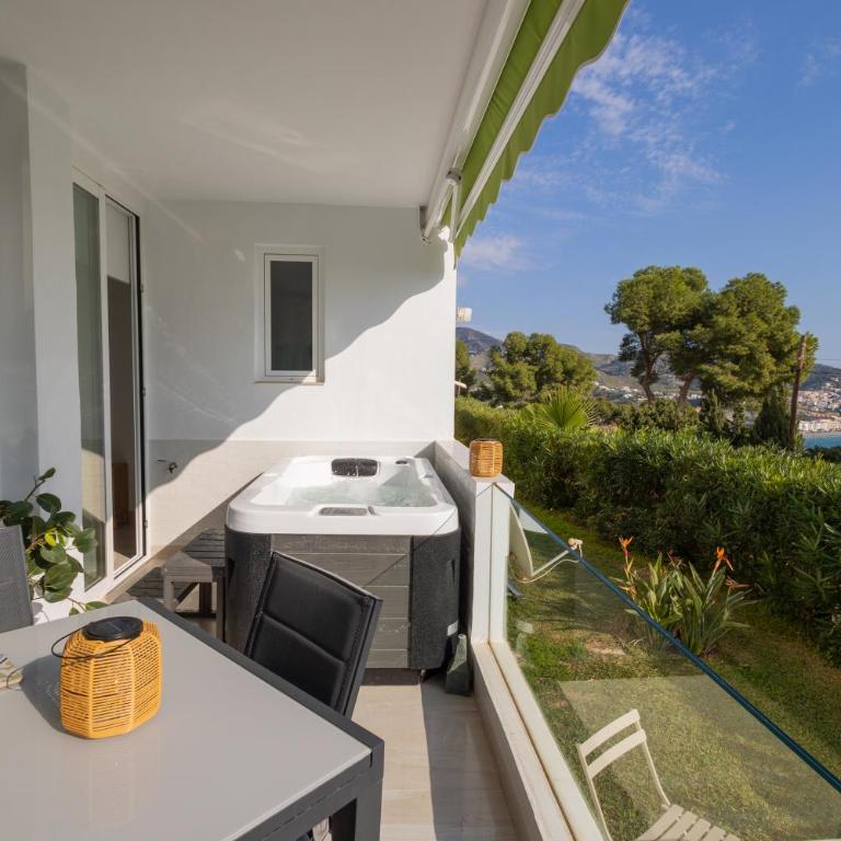 Seaside Spa Luxury Flat - Jacuzzi - Sauna - Sea view - Two-Bedroom Apartment - 42