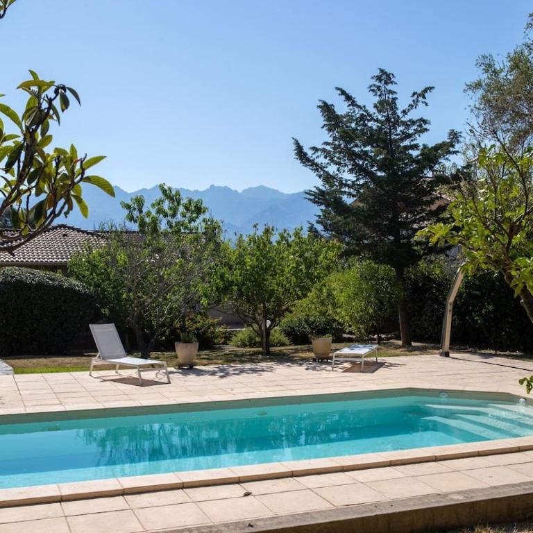Charmante villa avec piscine proche ville et plage - Villa 1 Chambre - 1