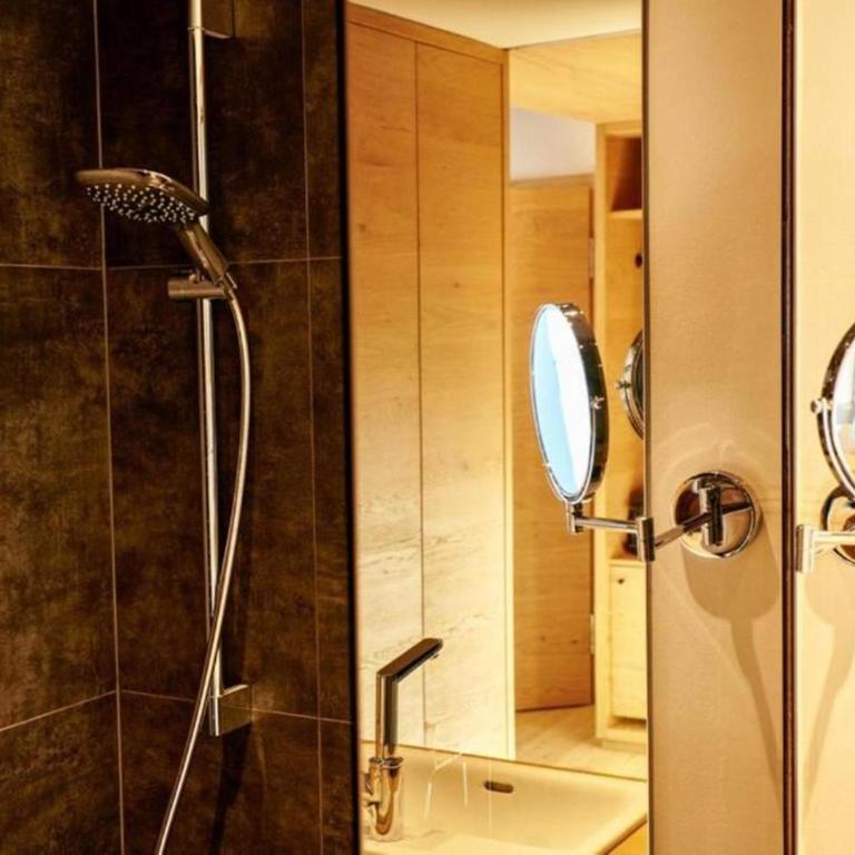 Wellness und Brunch Hotel MorgenZeit beheizter Naturteich Genuss Frühstück bis 13 Uhr Hochkönig Sommercard - Comfort Doppelzimmer mit Balkon - 6