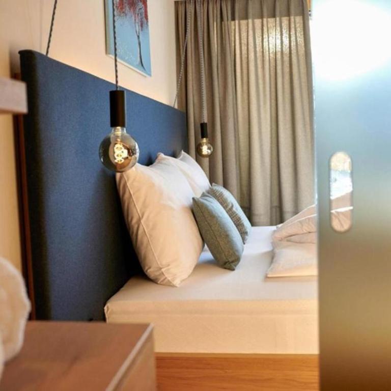 Wellness und Brunch Hotel MorgenZeit beheizter Naturteich Genuss Frühstück bis 13 Uhr Hochkönig Sommercard - Deluxe Doppelzimmer mit Gartenblick - 9
