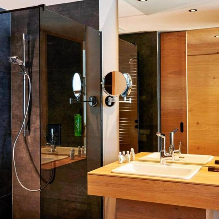 Wellness und Brunch Hotel MorgenZeit beheizter Naturteich Genuss Frühstück bis 13 Uhr Hochkönig Sommercard - Deluxe Doppelzimmer mit Terrasse - 5