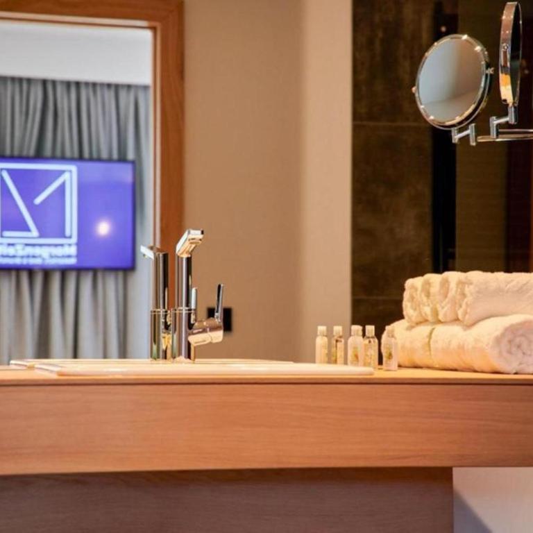 Wellness und Brunch Hotel MorgenZeit beheizter Naturteich Genuss Frühstück bis 13 Uhr Hochkönig Sommercard - Deluxe Doppelzimmer mit Bergblick - 3