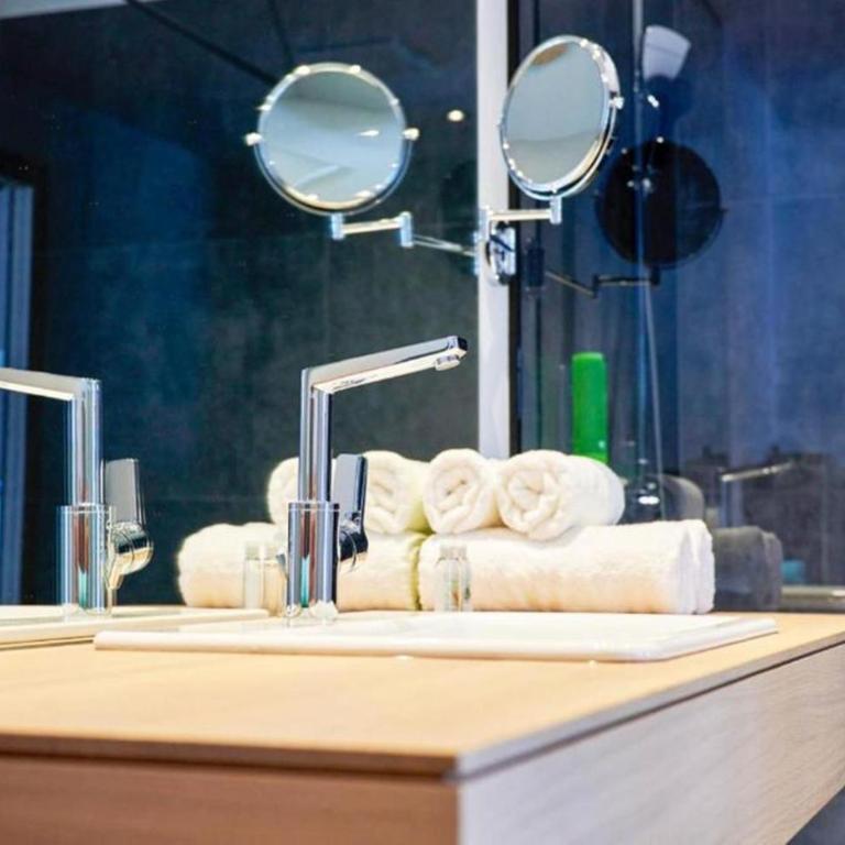 Wellness und Brunch Hotel MorgenZeit beheizter Naturteich Genuss Frühstück bis 13 Uhr Hochkönig Sommercard - Deluxe Doppelzimmer mit Bergblick - 2