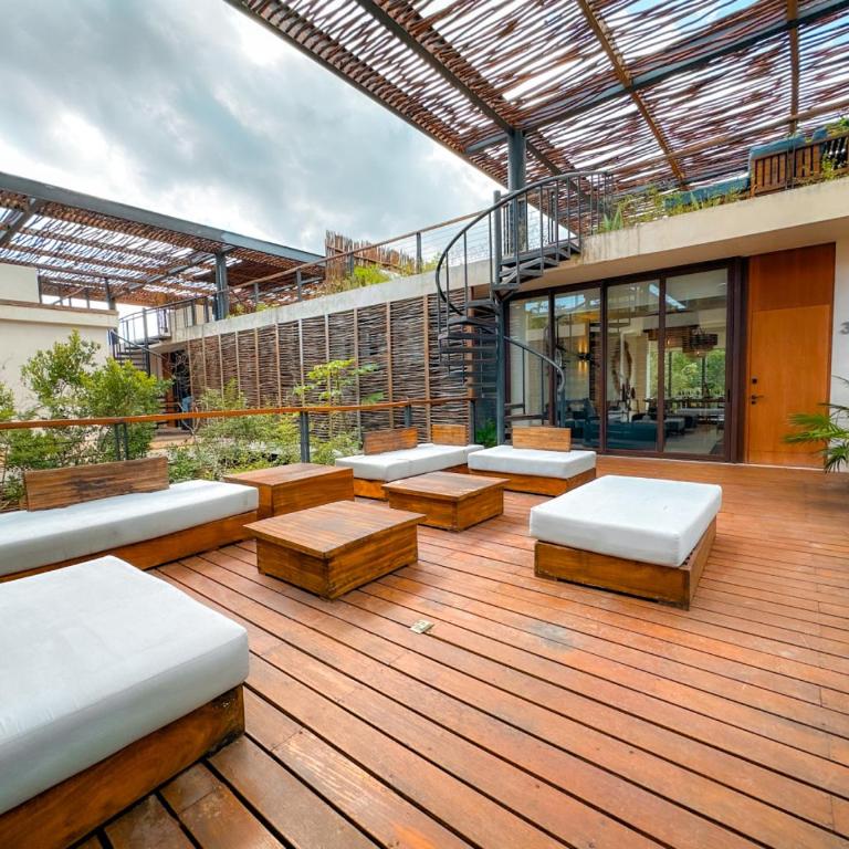 Exclusive Penthouse with Private Plunge Pool and Terrace - Apartamento - 65