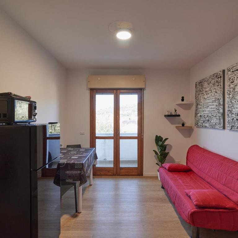 Bilocale moderno in zona tranquilla, parcheggio gratuito con caffè e altri servizi inclusi Non è una camera , ma un appartamento con cucina - Appartamento con 1 Camera da Letto - 5