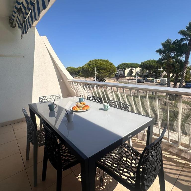 La Goélette Appartement terrasse proche plage Port Camargue - Apartment - 1