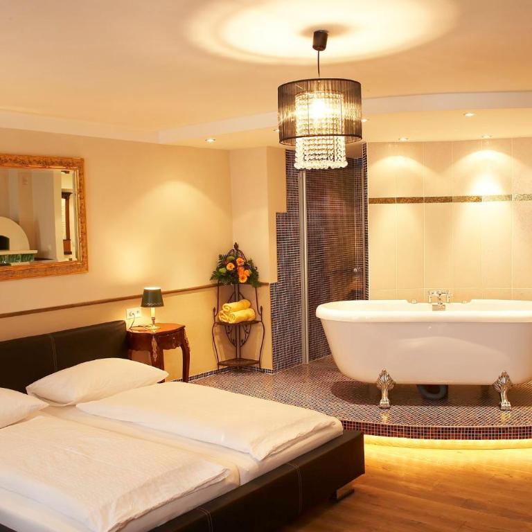 Altstadthotel Kasererbräu - Junior Suite mit Whirlpool - 5