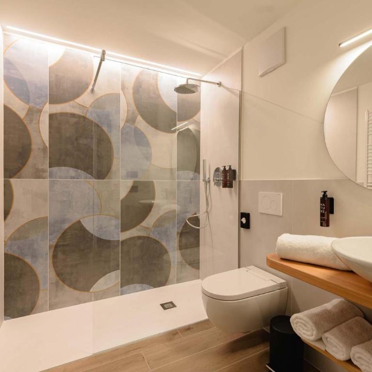 NAOMI Rooms - Camera Tripla Comfort con Doccia - 3