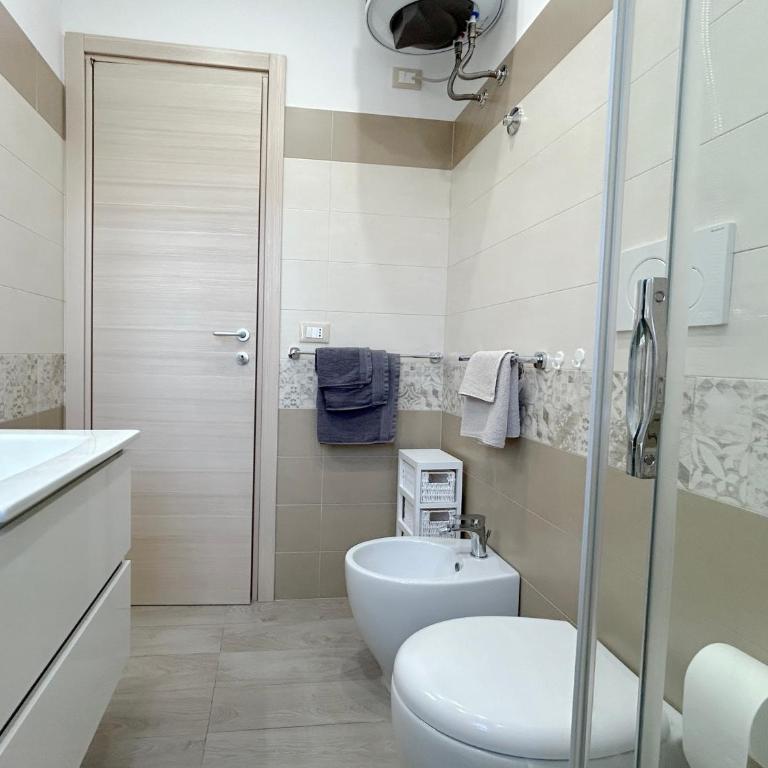 Red house near the sandy beach, parking & wi-fi - Casa con 3 Camere da Letto - 18