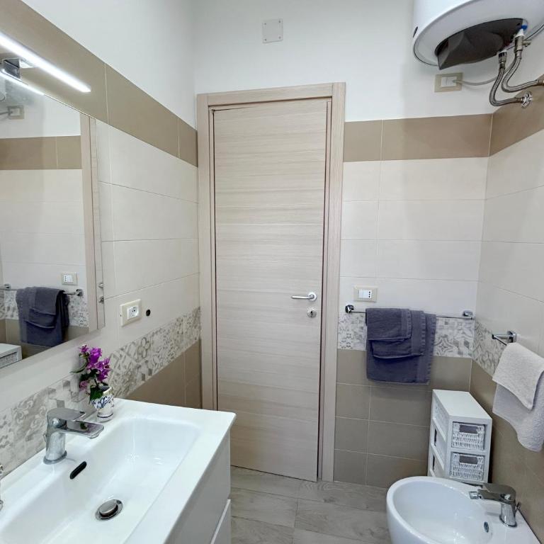 Red house near the sandy beach, parking & wi-fi - Casa con 3 Camere da Letto - 19