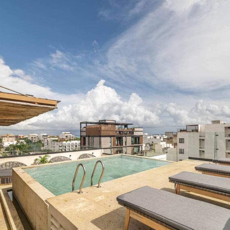 Lux Studio with Rooftop Pool, Walk to Beach and 5th Ave - Apartment - 29