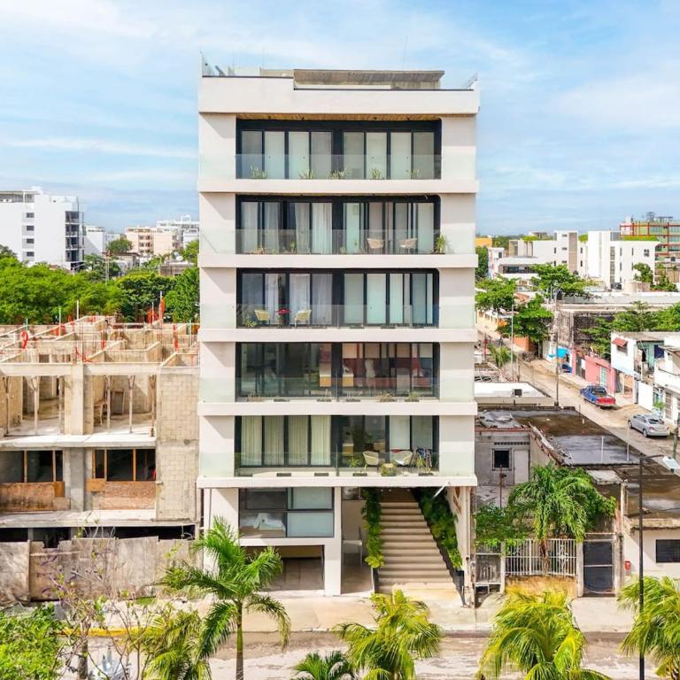 Lux Studio with Rooftop Pool, Walk to Beach and 5th Ave - Apartment - 33