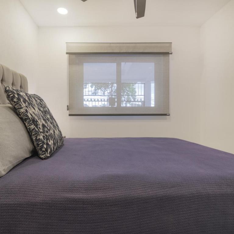 Modern Stadium Bungalow - Two-Bedroom Apartment - 14