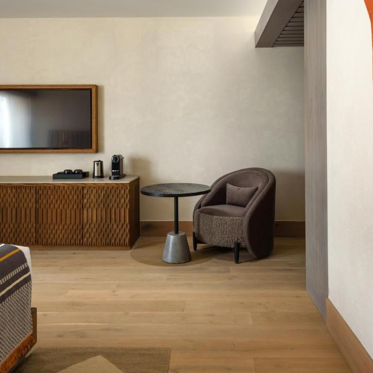 NUMU Boutique Hotel, The Unbound Collection by Hyatt - Suite Master - 5