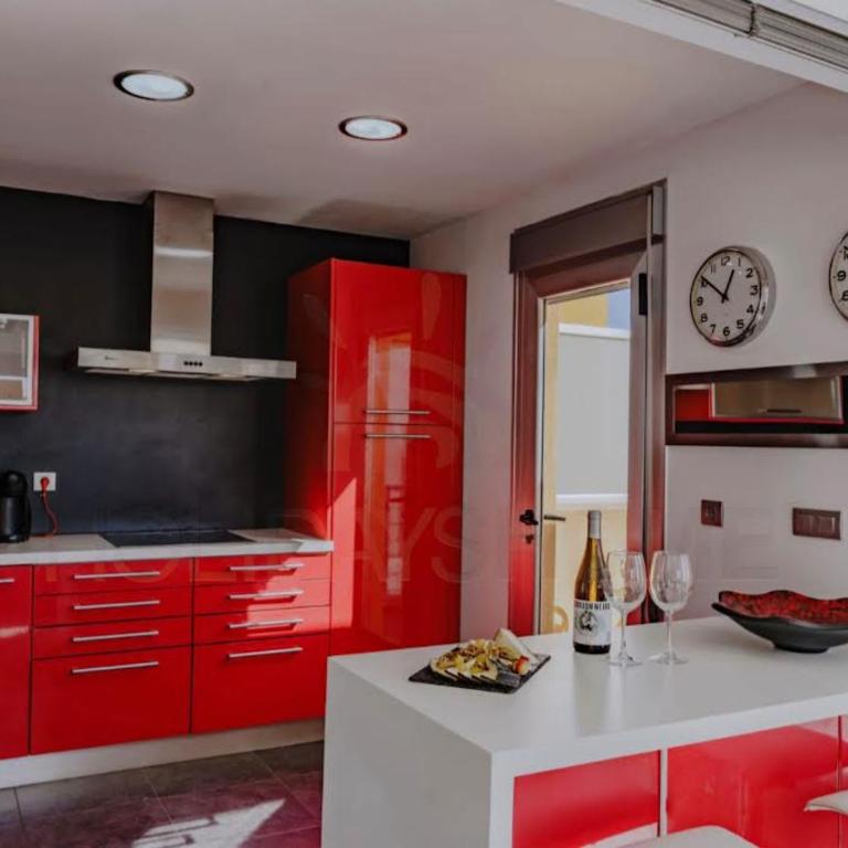 Paraiso del Mar - Three-Bedroom House - 3