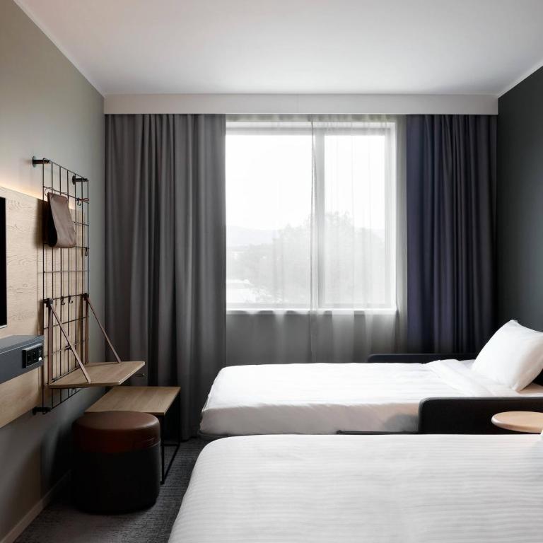 Moxy Antibes Sophia Antipolis - Moxy Extra Sleeper Garden Queen Room with Sofa Bed - 2