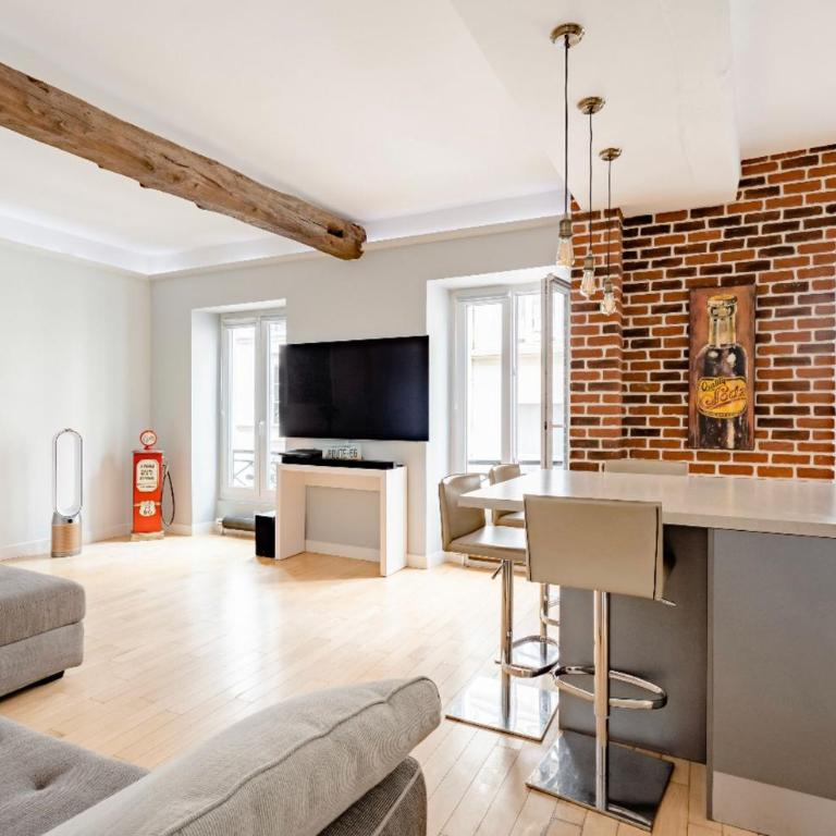 Cosy central place Paris - Chambre Double ou Lits Jumeaux - 4