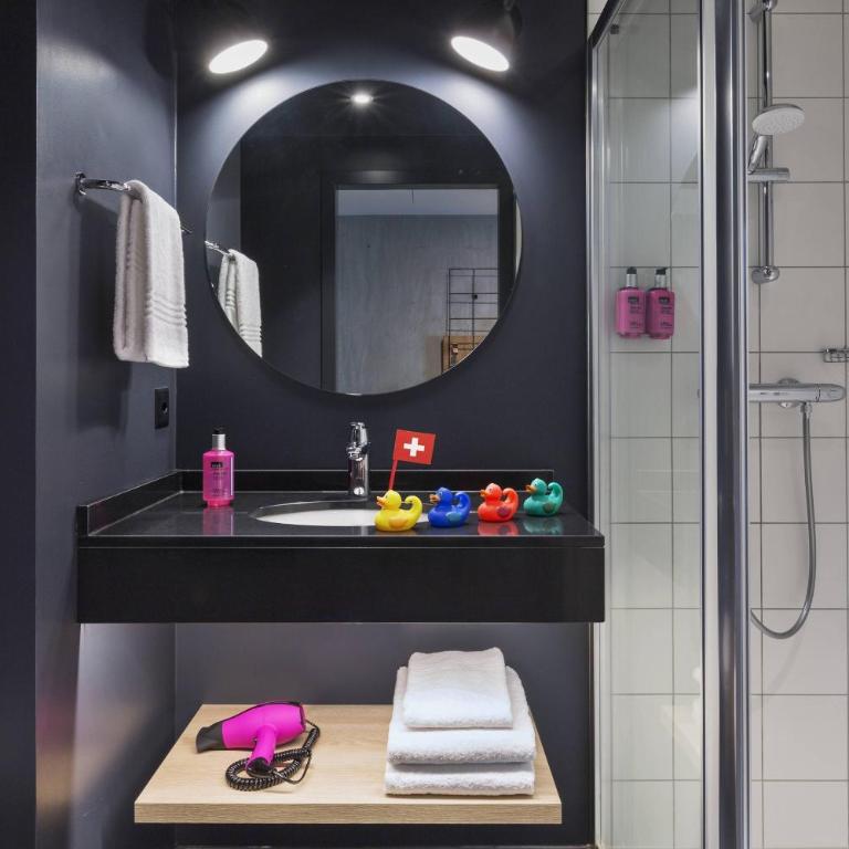 Moxy Lausanne City - Camera Queen - 7