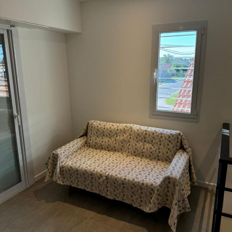 NUEVO Departamento de 3 ambientes 2 habitaciones-cocina-living comedor-baño-balcon - Casa de 2 dormitorios - 27