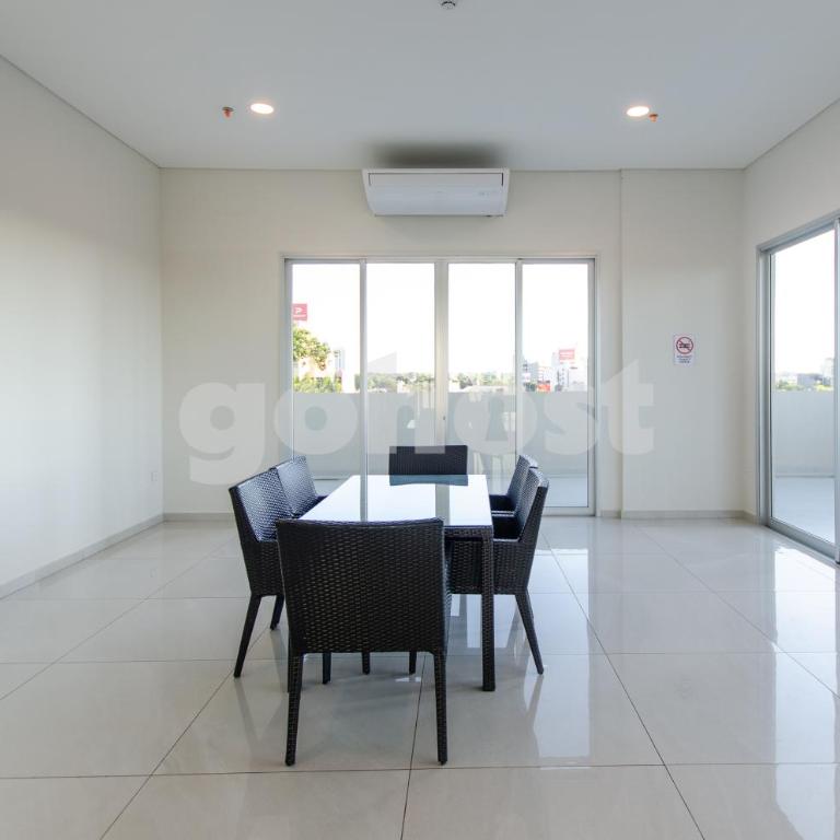 Dazzling 2 bed apt two blocks from Shop del Sol - Apartamento - 35