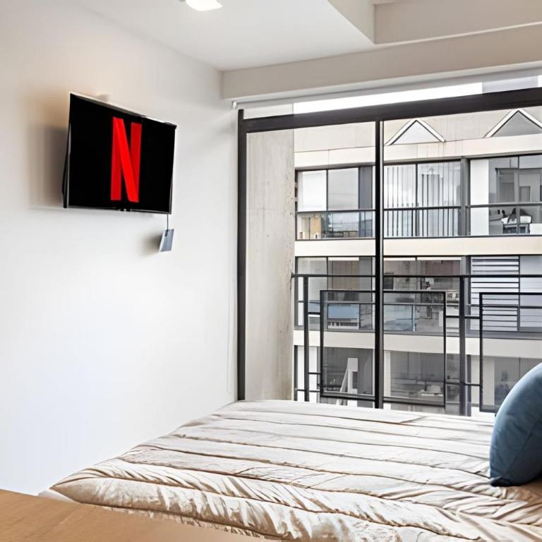 Apartamento cerca a la embajada US y al movistar arena - Estudio con balcón - 4