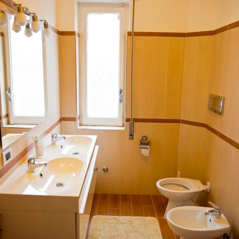 I Delfini - Camera Quadrupla con Bagno Privato - 4