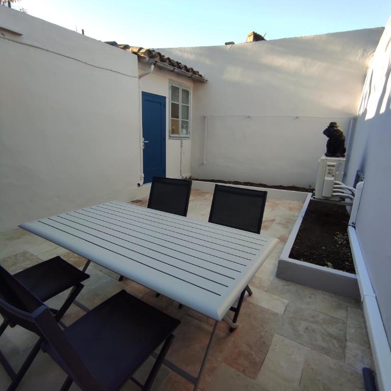 Le Gaffier, maison au pied de la Cité, climatisation, 2 chambres et belle cour sans vis à vis - Casa de 2 dormitorios - 2