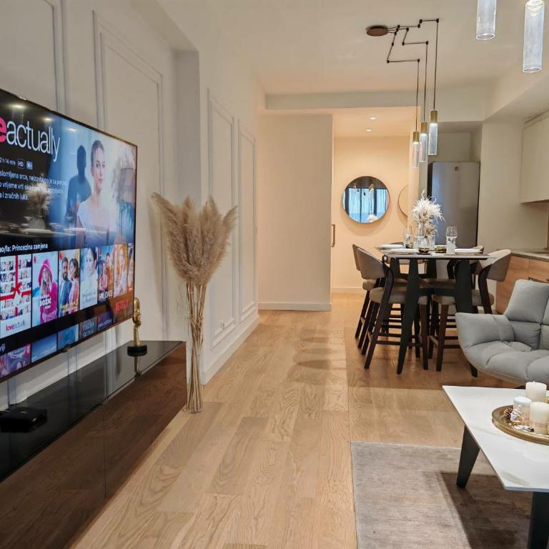 BW SkyVerde on 21st - River & Tower View - Apartman sa 2 Spavaće Sobe - 8