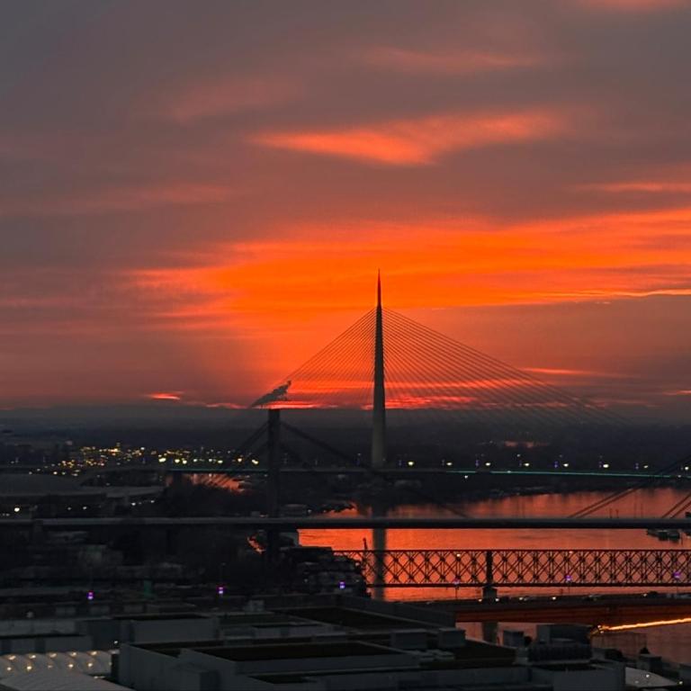 BW SkyVerde on 21st - River & Tower View - Apartman sa 2 Spavaće Sobe - 15