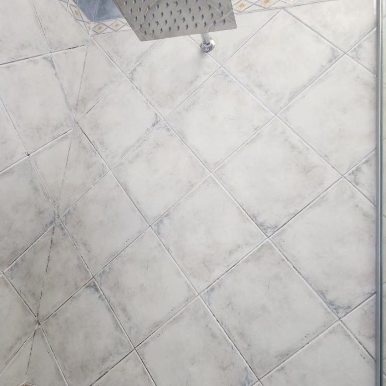 Tigre Centro Cochera Gratis - Casa de 2 dormitorios - 81