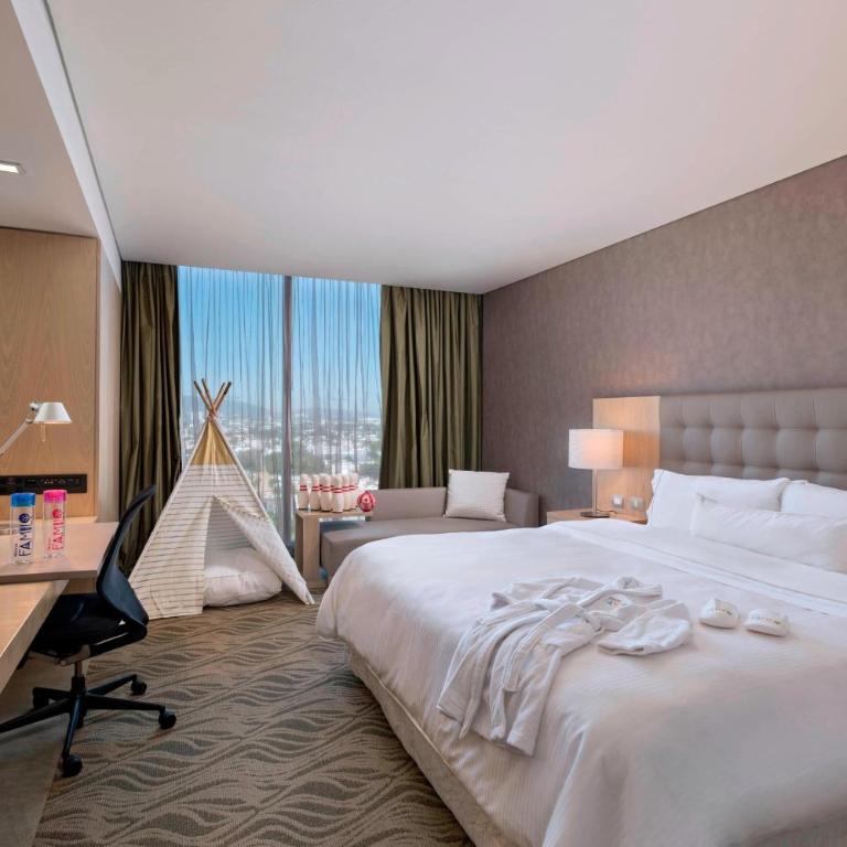 The Westin Guadalajara - Habitación Premium con vistas a la ciudad - 1 cama extragrande - 2