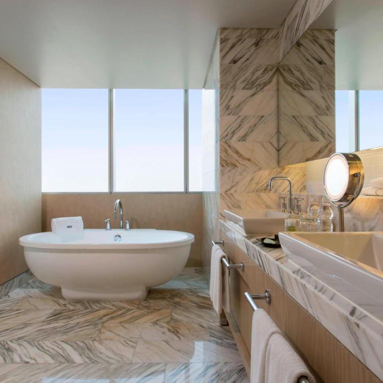 The Westin Guadalajara - Suite Junior Master de 1 dormitorio con vistas a la ciudad - 1 cama extragrande - 4