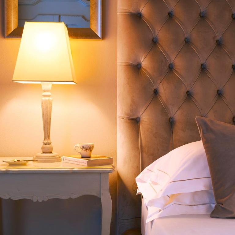 B&B Palazzo Cerami - Deluxe Room - 12