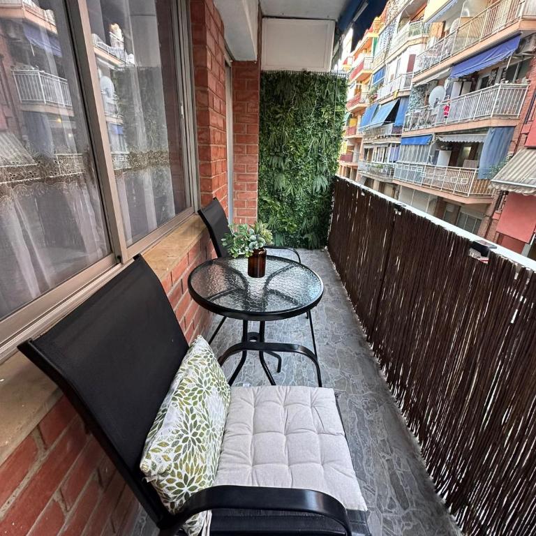 Happy Hideaway - Three-Bedroom Apartment - 16