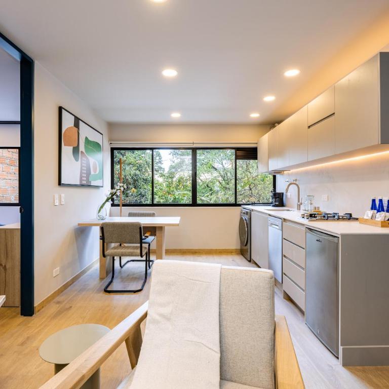 StrataSix Hotel - One-Bedroom Standard Apartment - 16