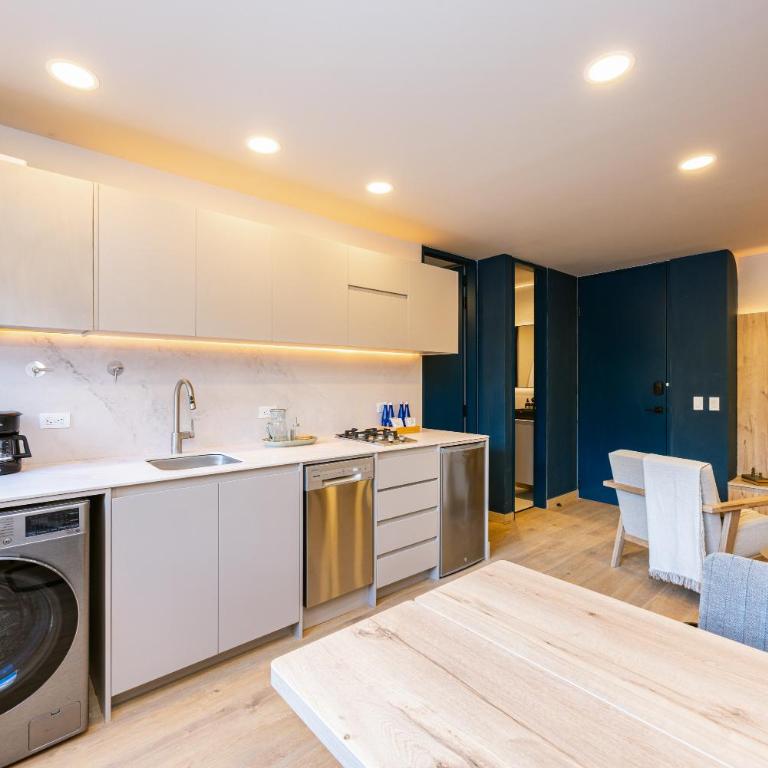 StrataSix Hotel - One-Bedroom Standard Apartment - 5