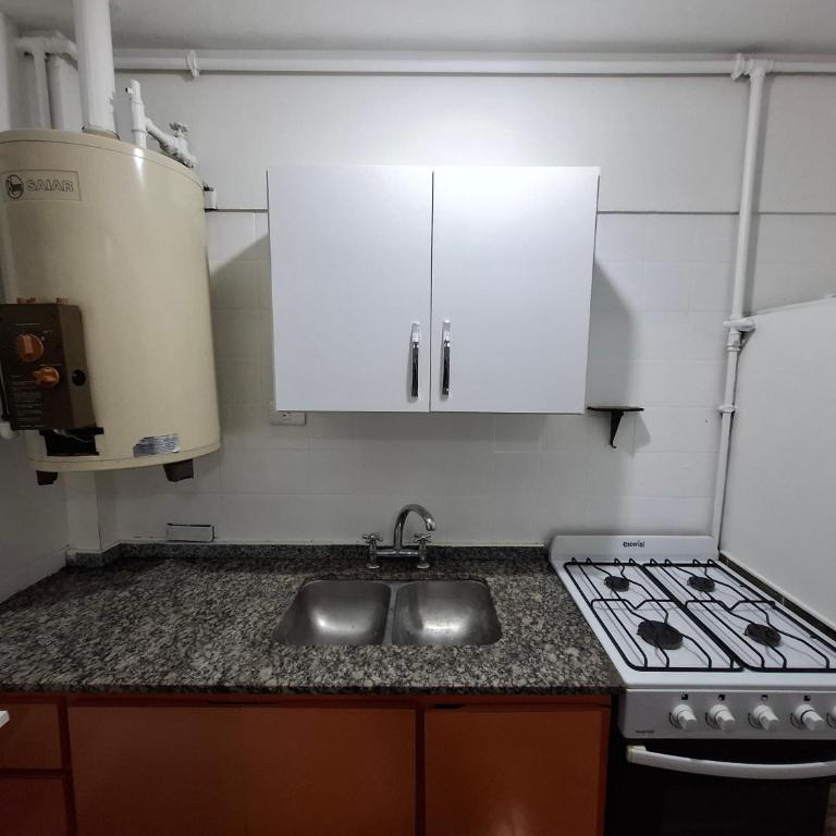 Departamento de 2 ambientes con patio y cochera privada dentro del edificio, a 2 cuadras del mar - Apartamento de 1 dormitorio - 6