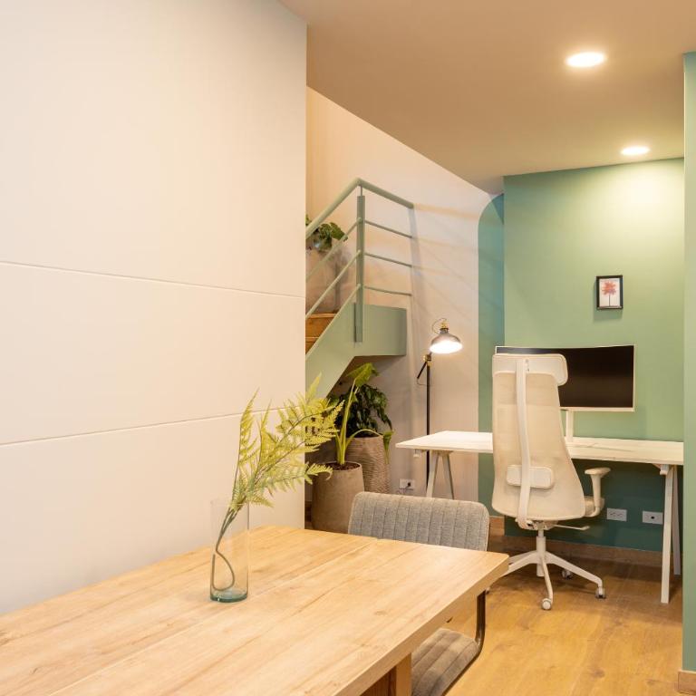 StrataSix Hotel - One-Bedroom Apartment with Balcony - 8