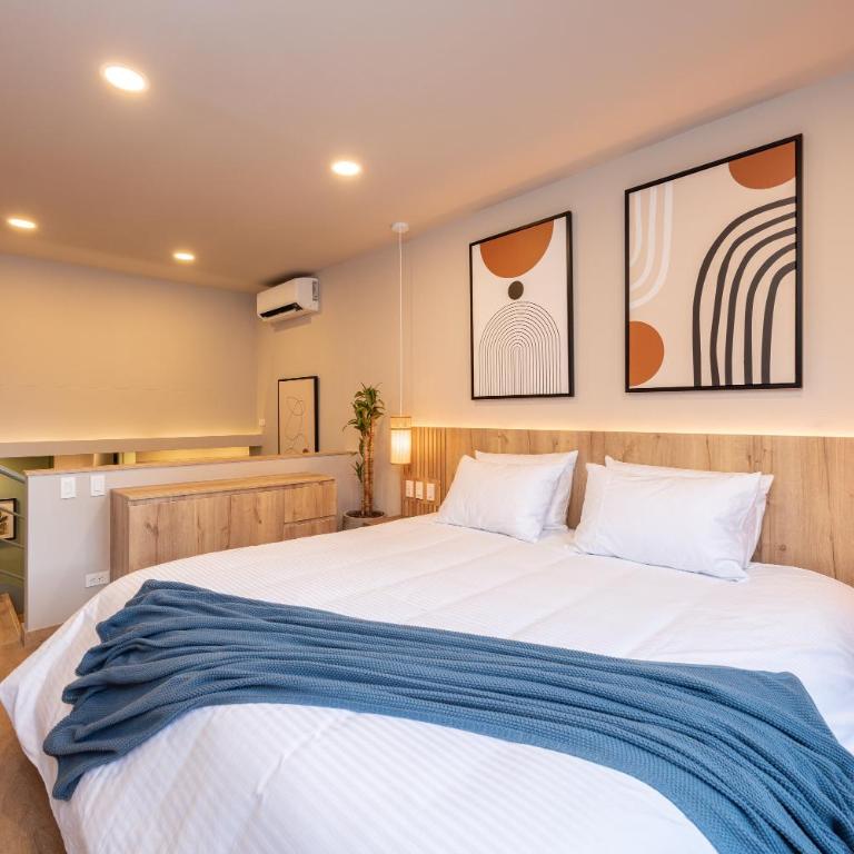 StrataSix Hotel - One-Bedroom Apartment with Balcony - 18