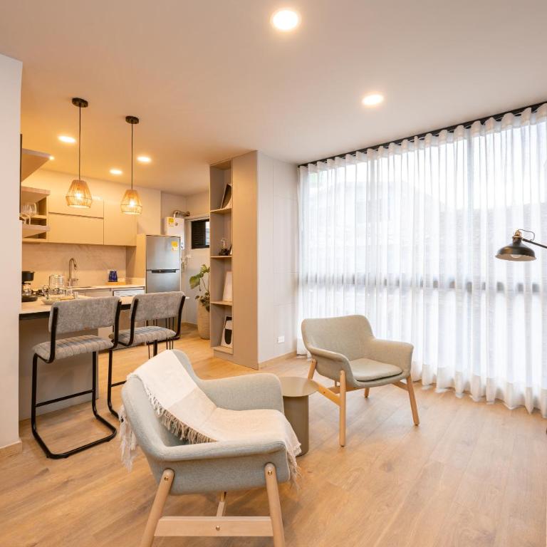StrataSix Hotel - Apartment - Split Level - 2