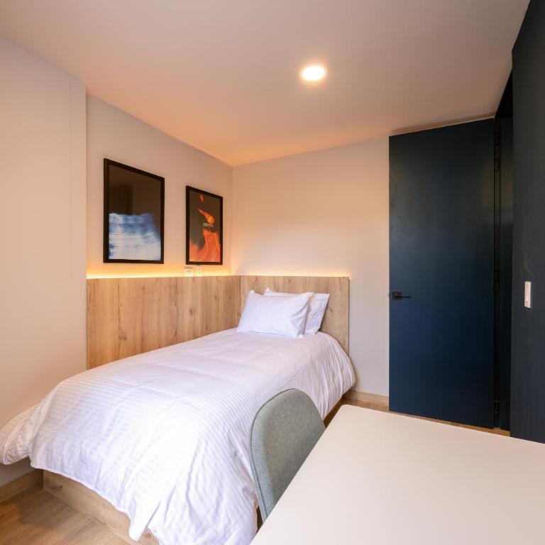 StrataSix Hotel - Two-Bedroom Deluxe Apartment - 2