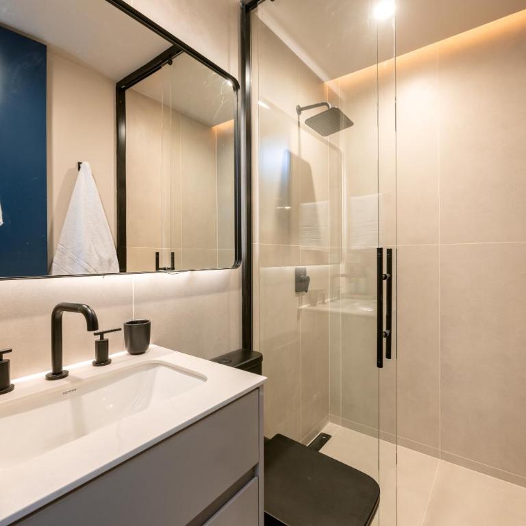 StrataSix Hotel - Two-Bedroom Deluxe Apartment - 22