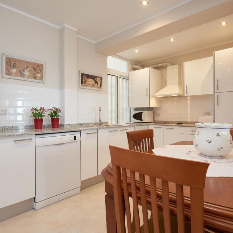 DIFFERENTFLATS Morsa - Apartamento de 2 dormitorios con vistas al mar - 15